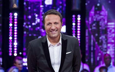 arthur présentateur tv.